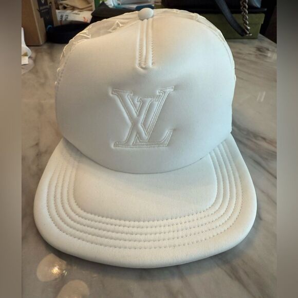 LOUIS VUITTON White Mesh Hat Large Size AUTHENTIC - Picture 2 of 16